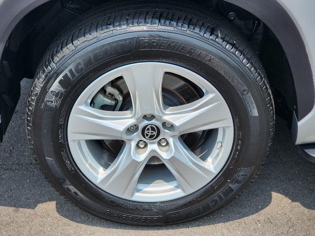 used 2023 Toyota Highlander car, priced at $34,555