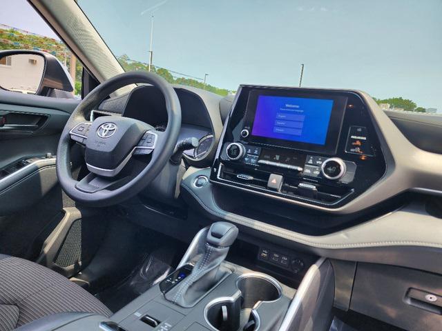 used 2023 Toyota Highlander car, priced at $34,555