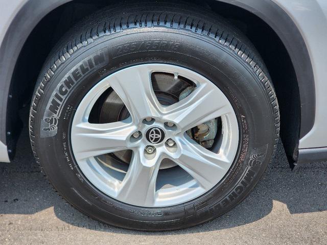 used 2023 Toyota Highlander car, priced at $34,555