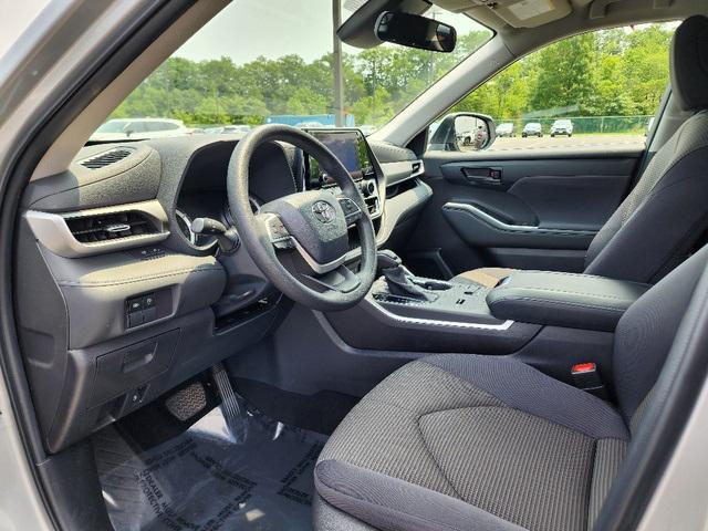 used 2023 Toyota Highlander car, priced at $34,555