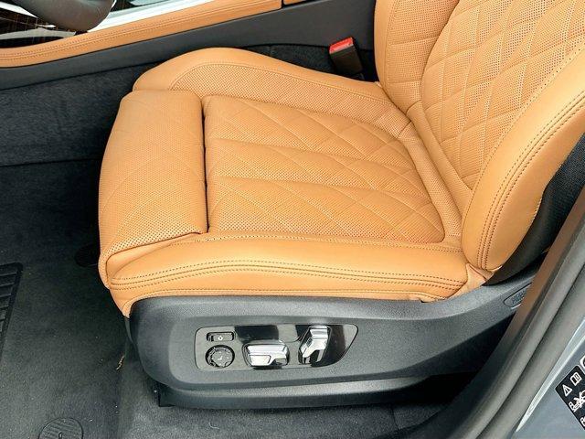 new 2025 BMW X7 car, priced at $87,249