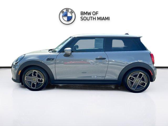 used 2023 MINI SE Hardtop car, priced at $20,500