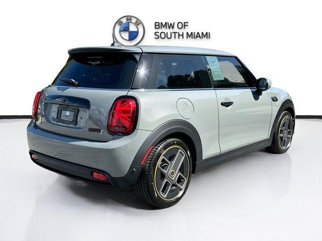 used 2023 MINI SE Hardtop car, priced at $20,500