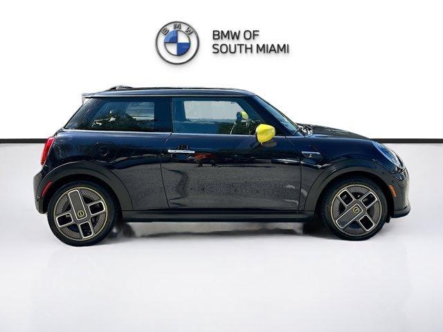 used 2023 MINI SE Hardtop car, priced at $19,750