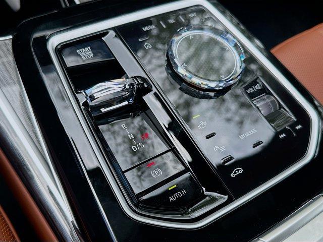 new 2025 BMW 760 car, priced at $123,169