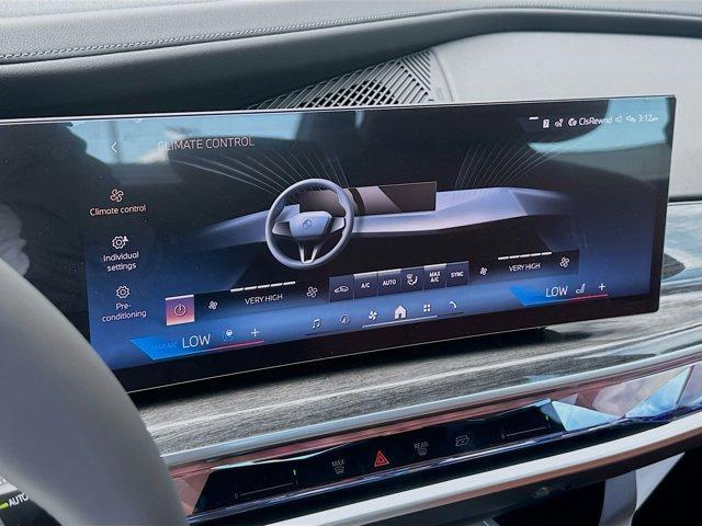 new 2025 BMW 760 car, priced at $123,169
