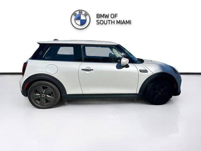 used 2024 MINI SE Hardtop car, priced at $23,500