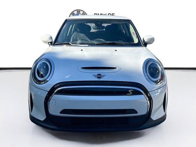 used 2024 MINI SE Hardtop car, priced at $23,500