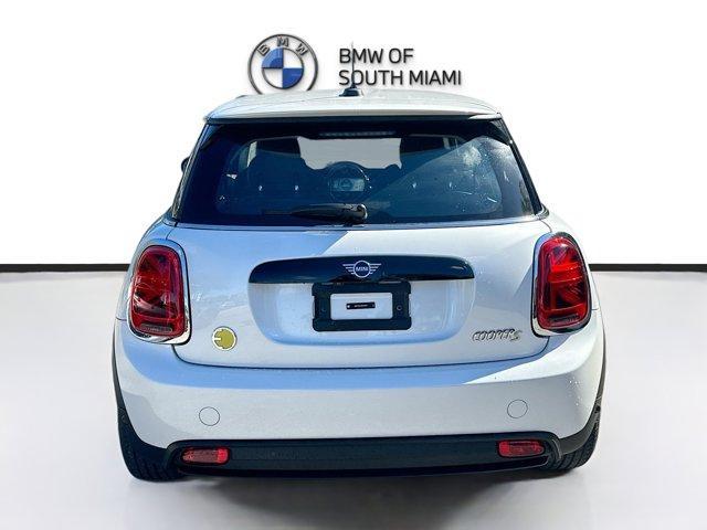 used 2024 MINI SE Hardtop car, priced at $23,500