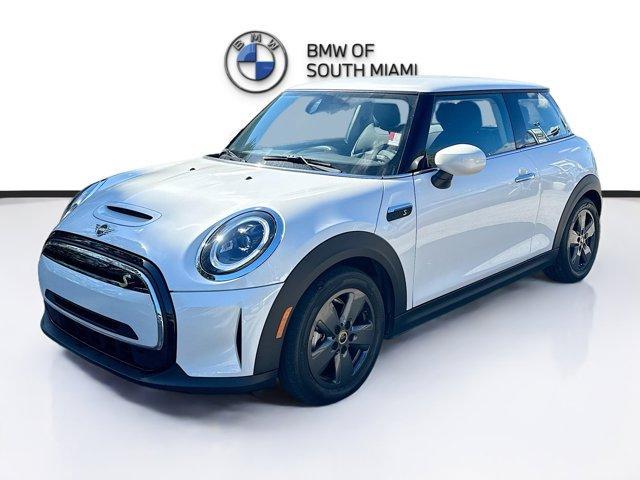 used 2024 MINI SE Hardtop car, priced at $23,500