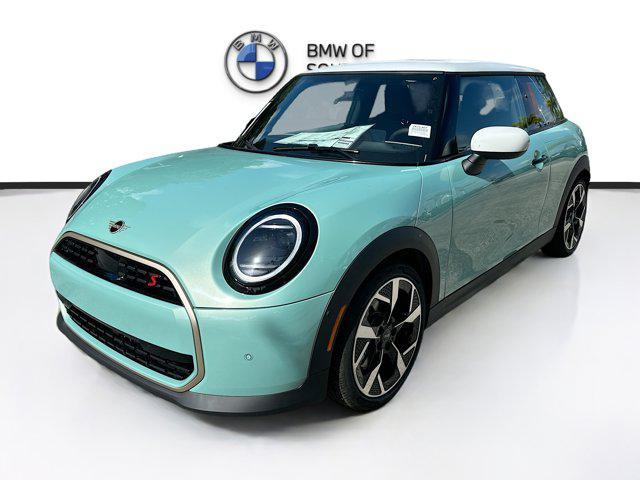 new 2025 MINI Hardtop car, priced at $34,459