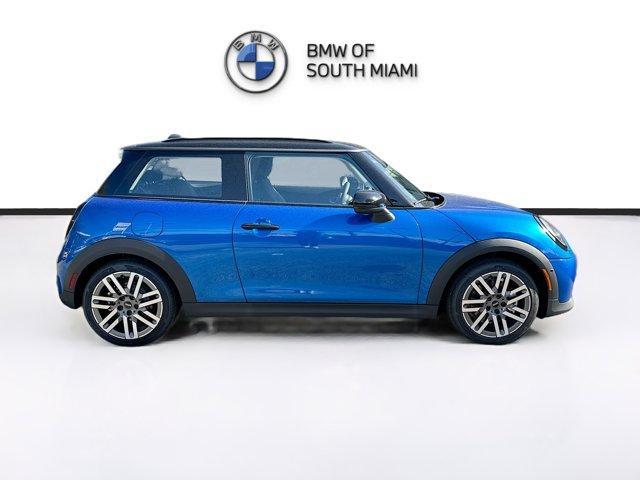 new 2025 MINI Hardtop car, priced at $32,825