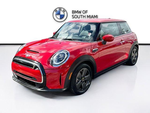 used 2024 MINI SE Hardtop car, priced at $23,500