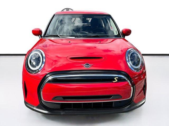 used 2024 MINI SE Hardtop car, priced at $23,500