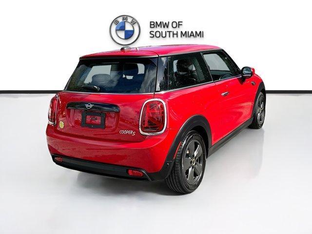 used 2024 MINI SE Hardtop car, priced at $23,500