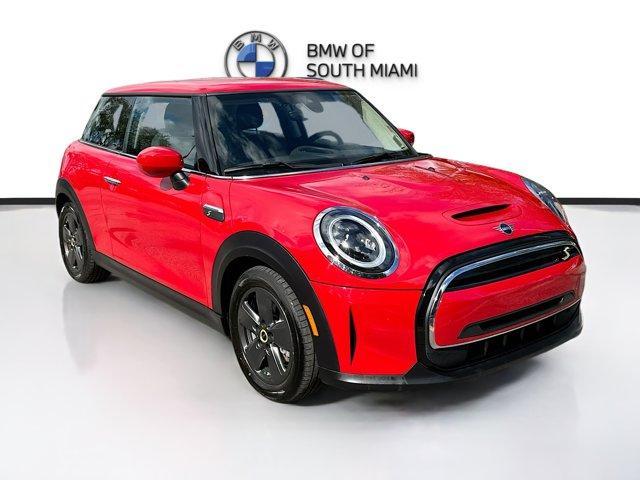 used 2024 MINI SE Hardtop car, priced at $23,500