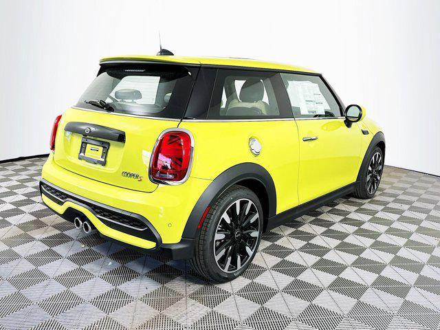 new 2024 MINI Hardtop car, priced at $34,091