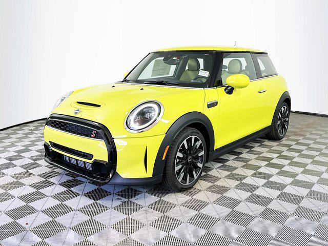 new 2024 MINI Hardtop car, priced at $34,091