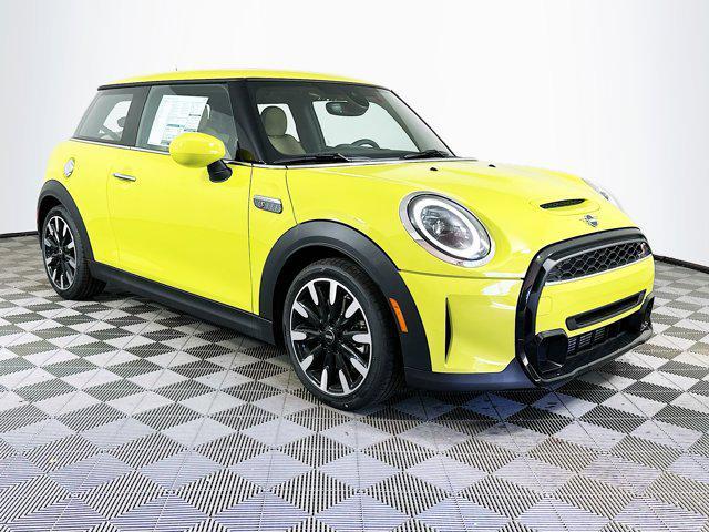 new 2024 MINI Hardtop car, priced at $34,091