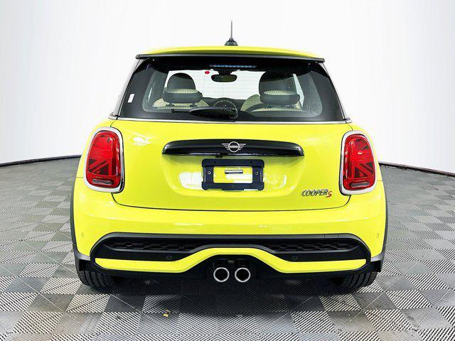 new 2024 MINI Hardtop car, priced at $34,091