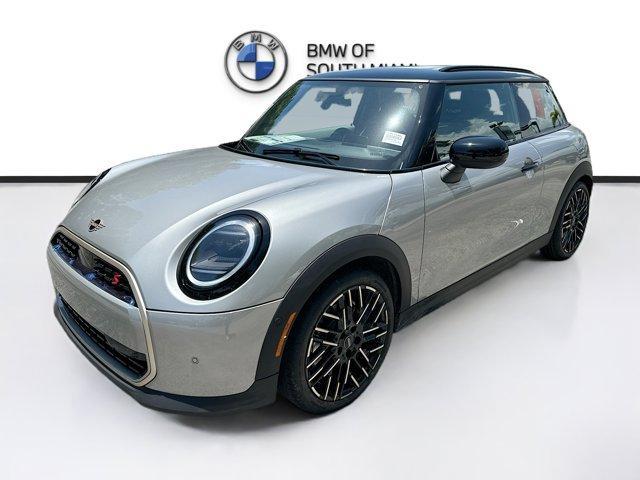 new 2025 MINI Hardtop car, priced at $34,651