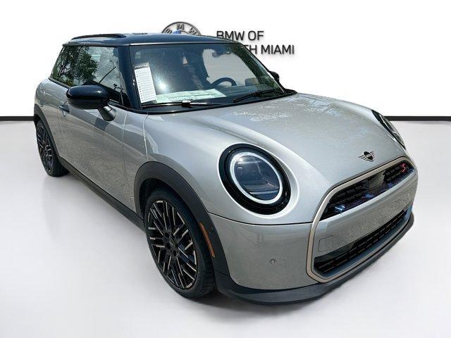 new 2025 MINI Hardtop car, priced at $34,651