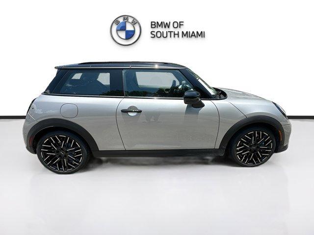 new 2025 MINI Hardtop car, priced at $34,651