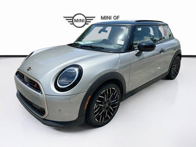 new 2025 MINI Hardtop car, priced at $33,929