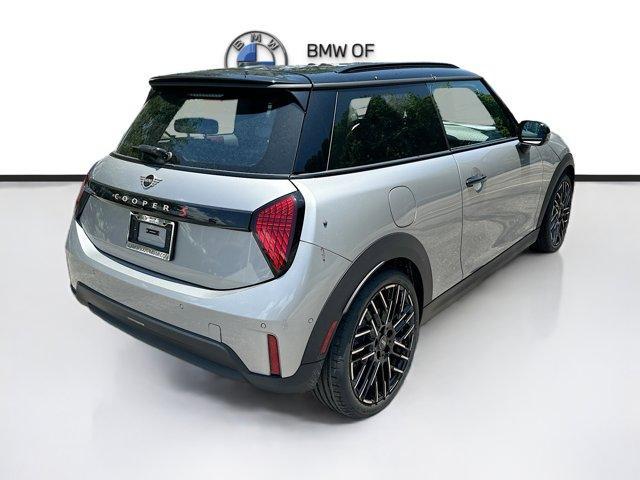 new 2025 MINI Hardtop car, priced at $34,651