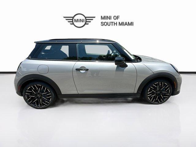 new 2025 MINI Hardtop car, priced at $33,929