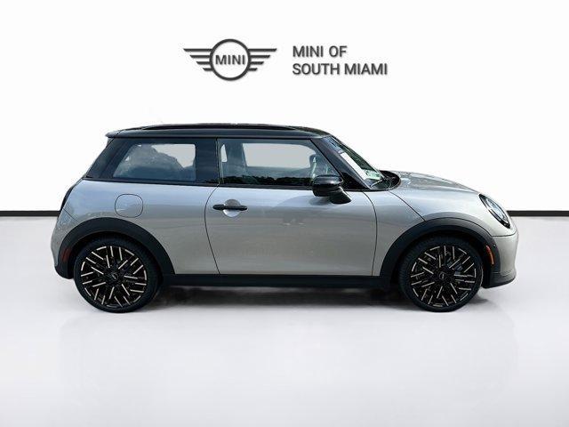 new 2025 MINI Hardtop car, priced at $33,774