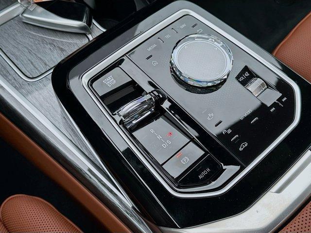 new 2025 BMW 760 car, priced at $124,394