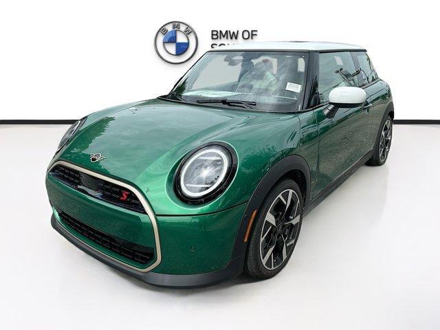 new 2025 MINI Hardtop car, priced at $34,459