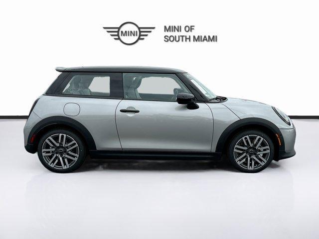 new 2025 MINI Hardtop car, priced at $34,723