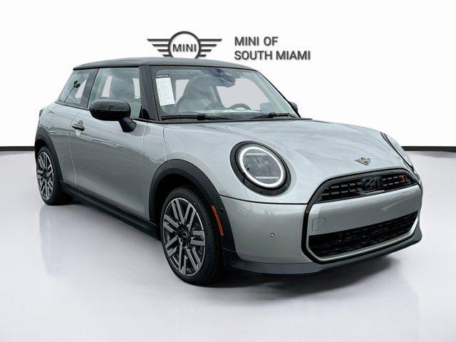 new 2025 MINI Hardtop car, priced at $34,723