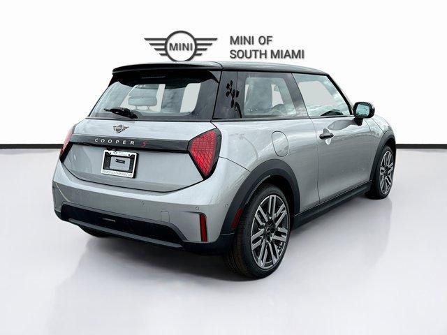 new 2025 MINI Hardtop car, priced at $34,723