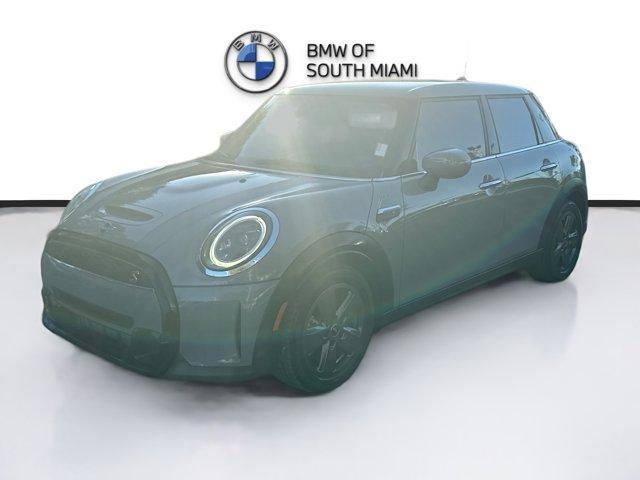 used 2022 MINI Hardtop car, priced at $23,500