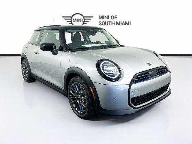 new 2025 MINI Hardtop car, priced at $32,381