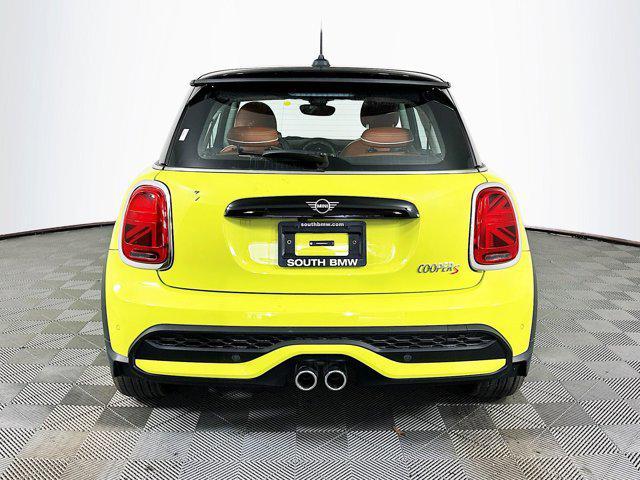 new 2024 MINI Hardtop car, priced at $34,684