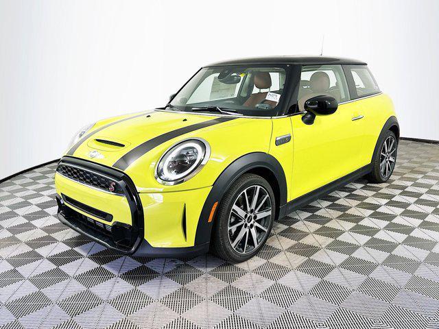 new 2024 MINI Hardtop car, priced at $34,684