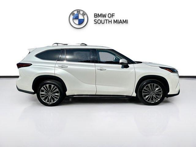 used 2022 Toyota Highlander car, priced at $38,000