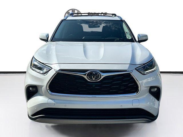 used 2022 Toyota Highlander car, priced at $38,000