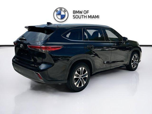 used 2021 Toyota Highlander car, priced at $27,750