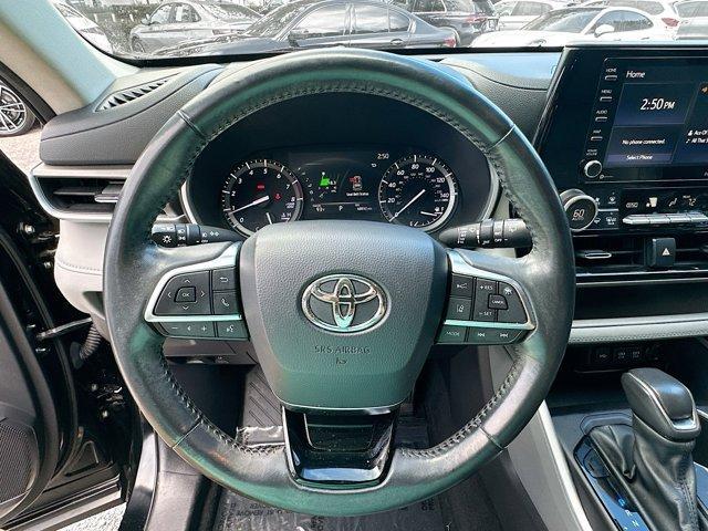 used 2021 Toyota Highlander car, priced at $27,750