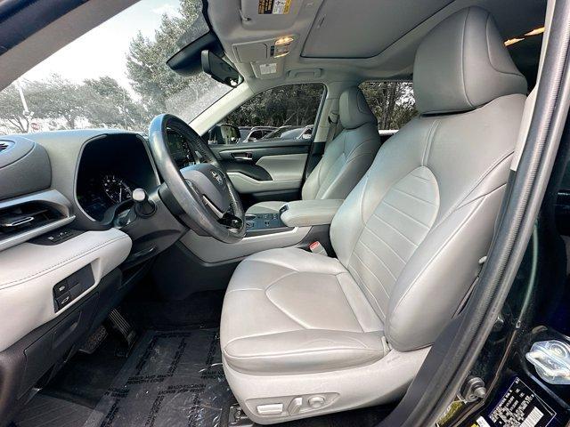 used 2021 Toyota Highlander car, priced at $27,750