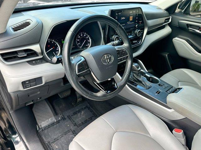 used 2021 Toyota Highlander car, priced at $27,750
