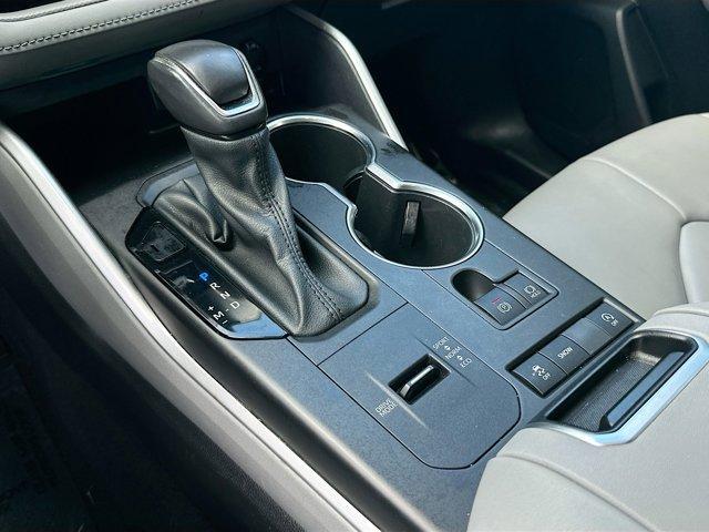 used 2021 Toyota Highlander car, priced at $27,750