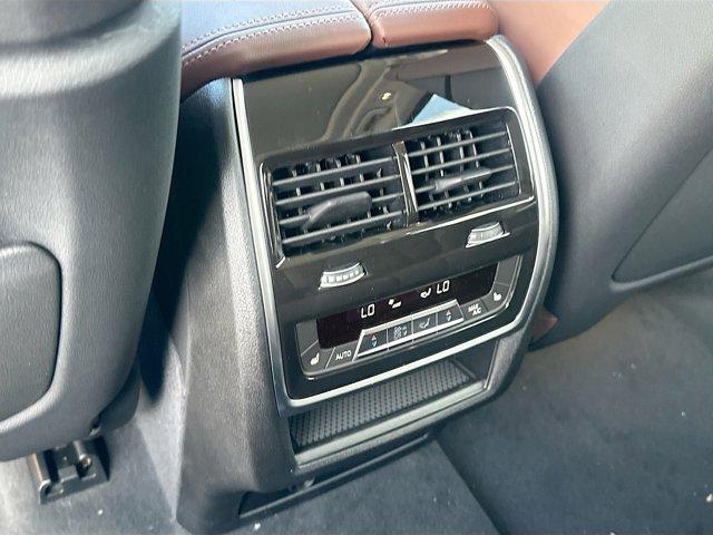 new 2026 BMW X7 car