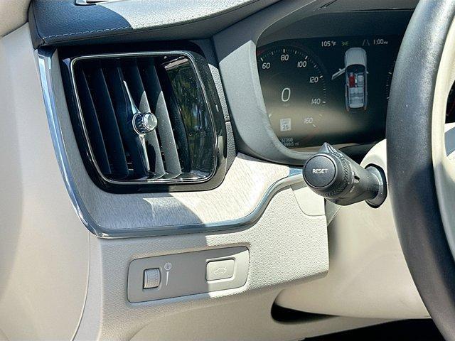 used 2020 Volvo XC60 car, priced at $27,500