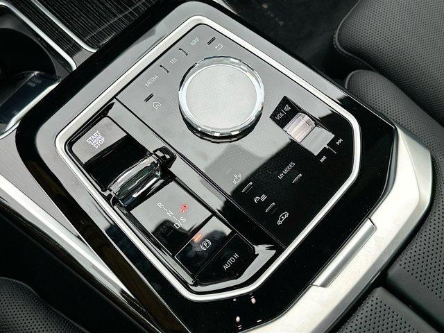 new 2026 BMW 750e car, priced at $120,162